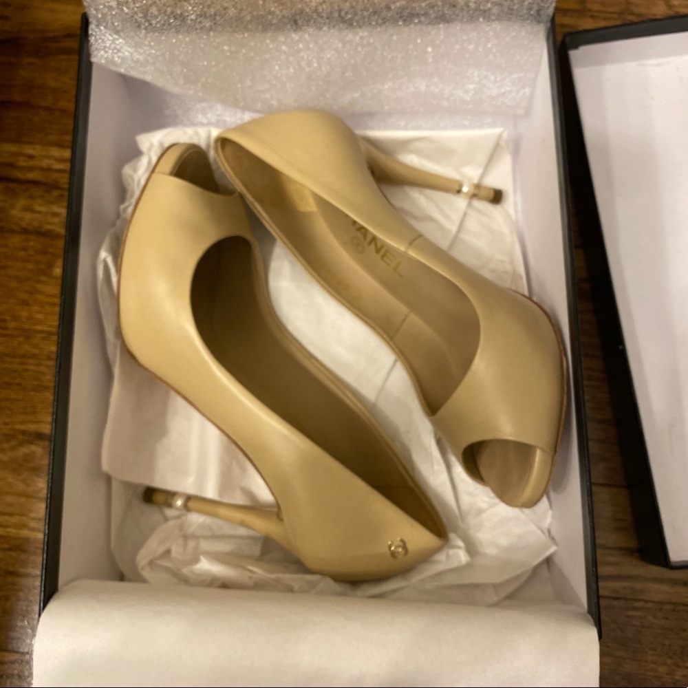 Chanel pumps